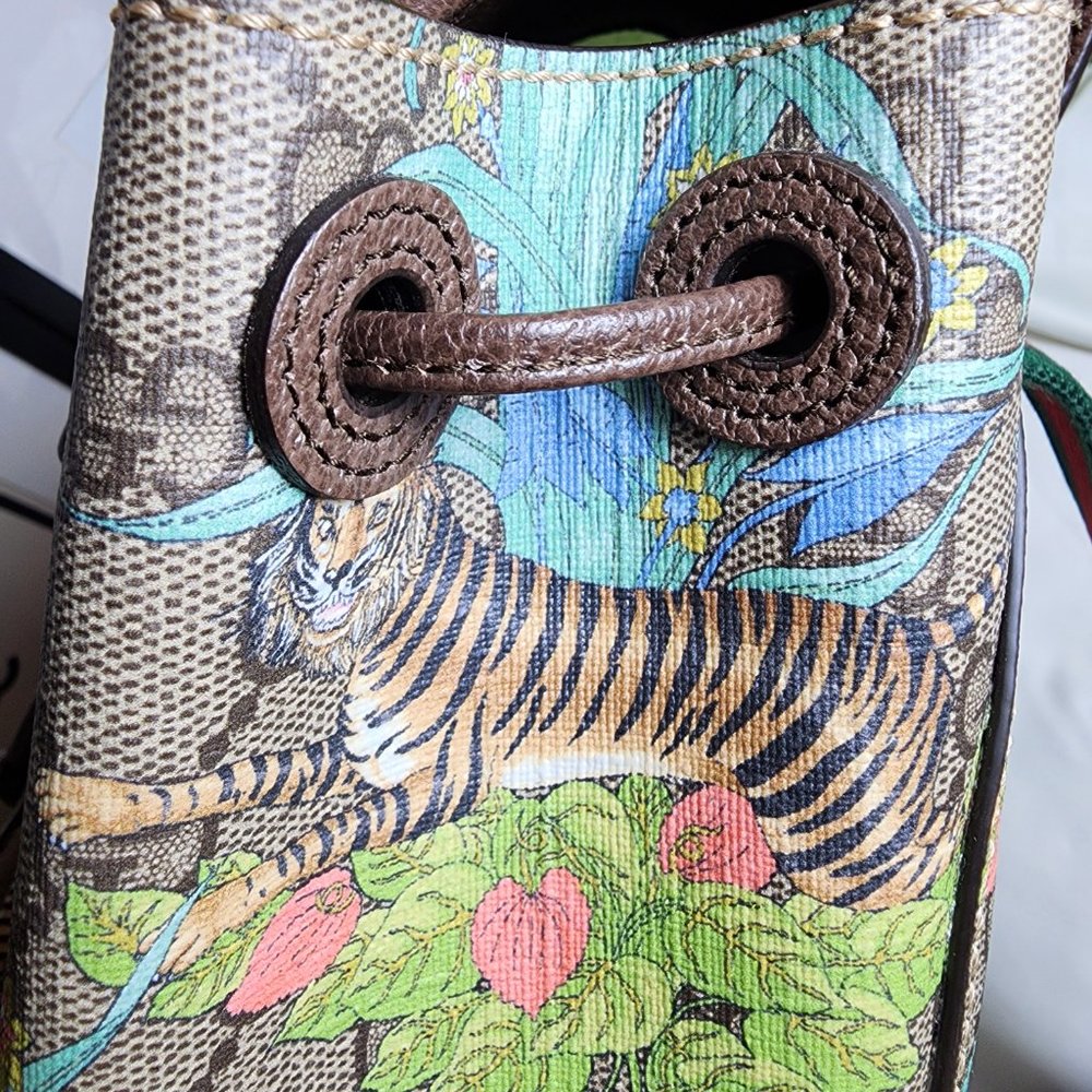 Backpack - Picture 8 of 16